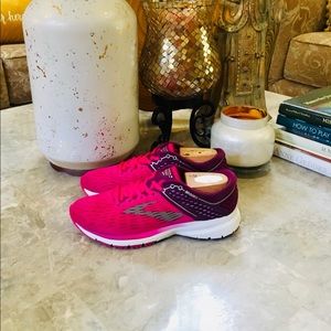 Brooks Womens Ravenna 9 Running shoe Size 6B!